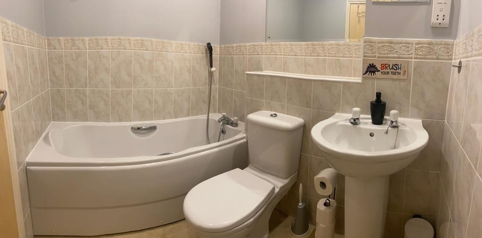 Shower, Toilet, Bathroom, Bath