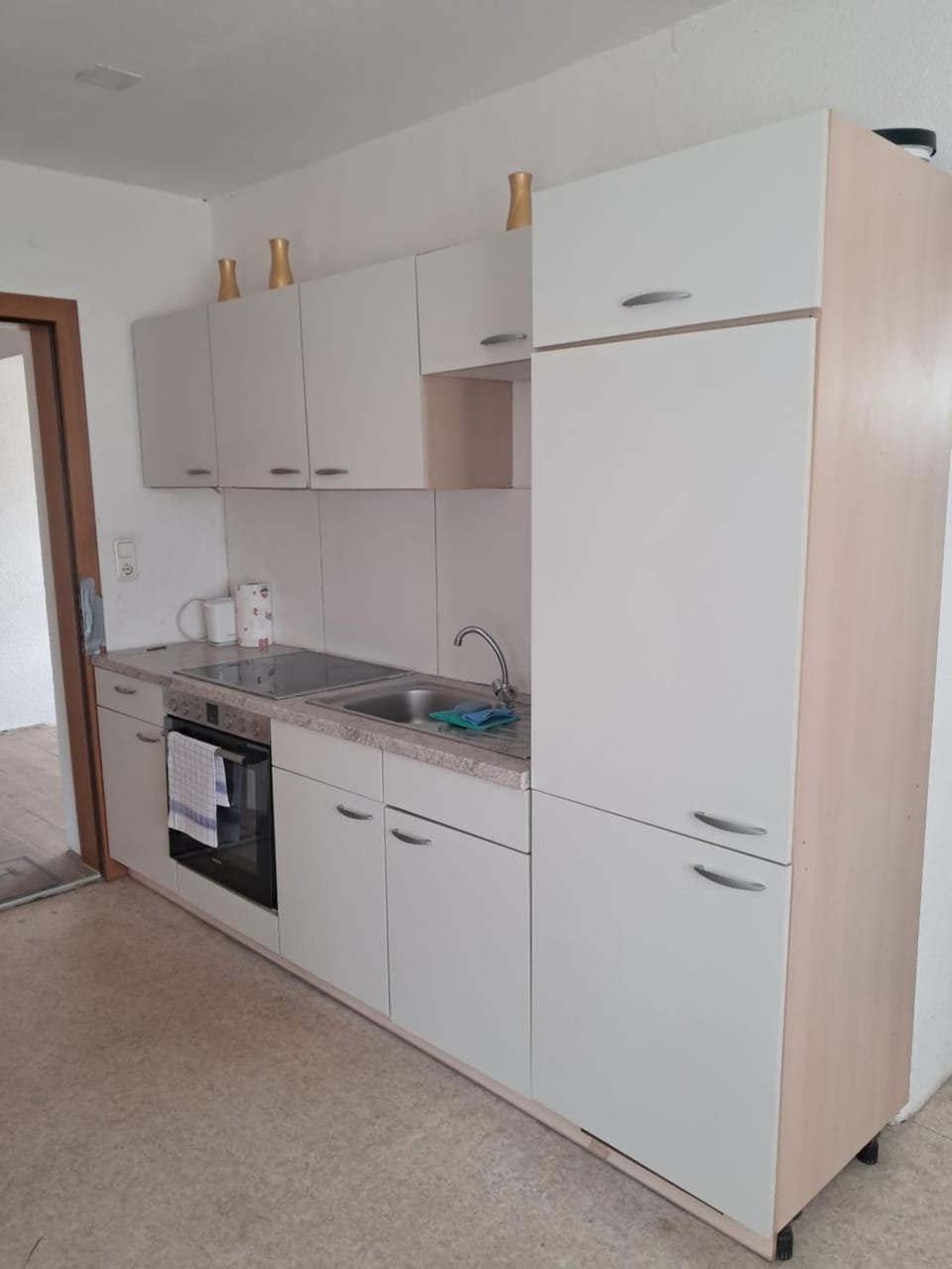Kitchen or kitchenette, oven, stove