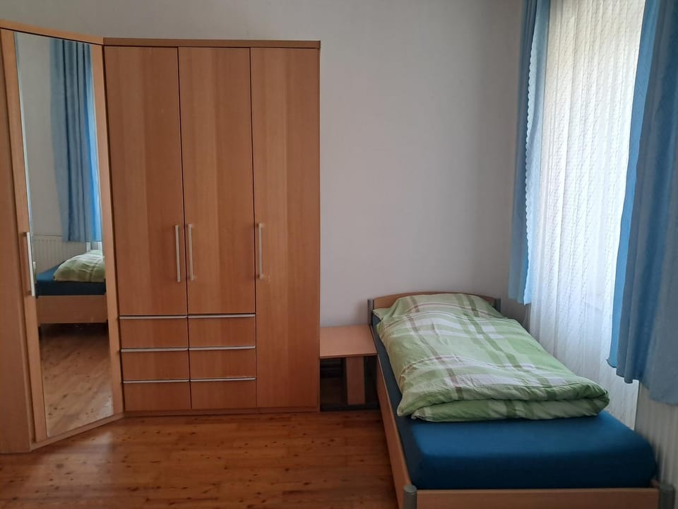 Bedroom, wardrobe
