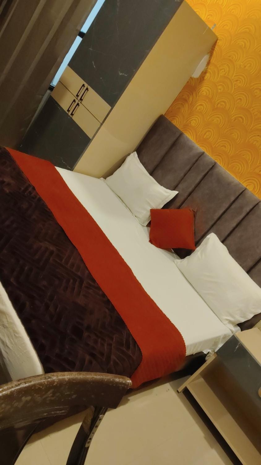 Hotel Amber 4 min from Chandigarh Railway Station Hotel in Chandigarh