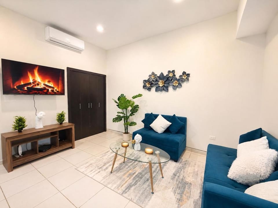2BR Apt in Torre Morazan in front of US Embassy Apartment in Tegucigalpa