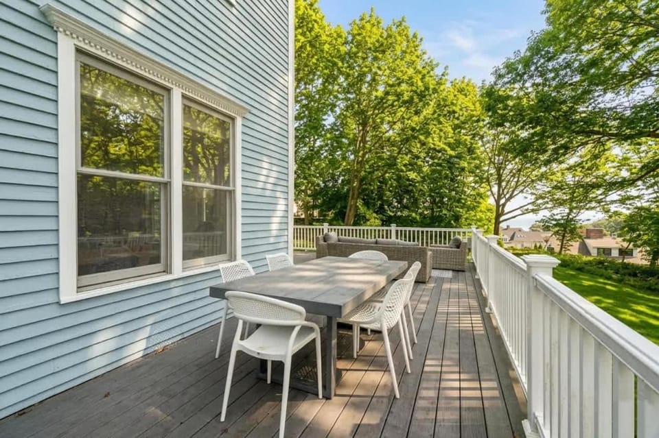 3 Mins to York Beach Large Deck Water View House in York Harbor