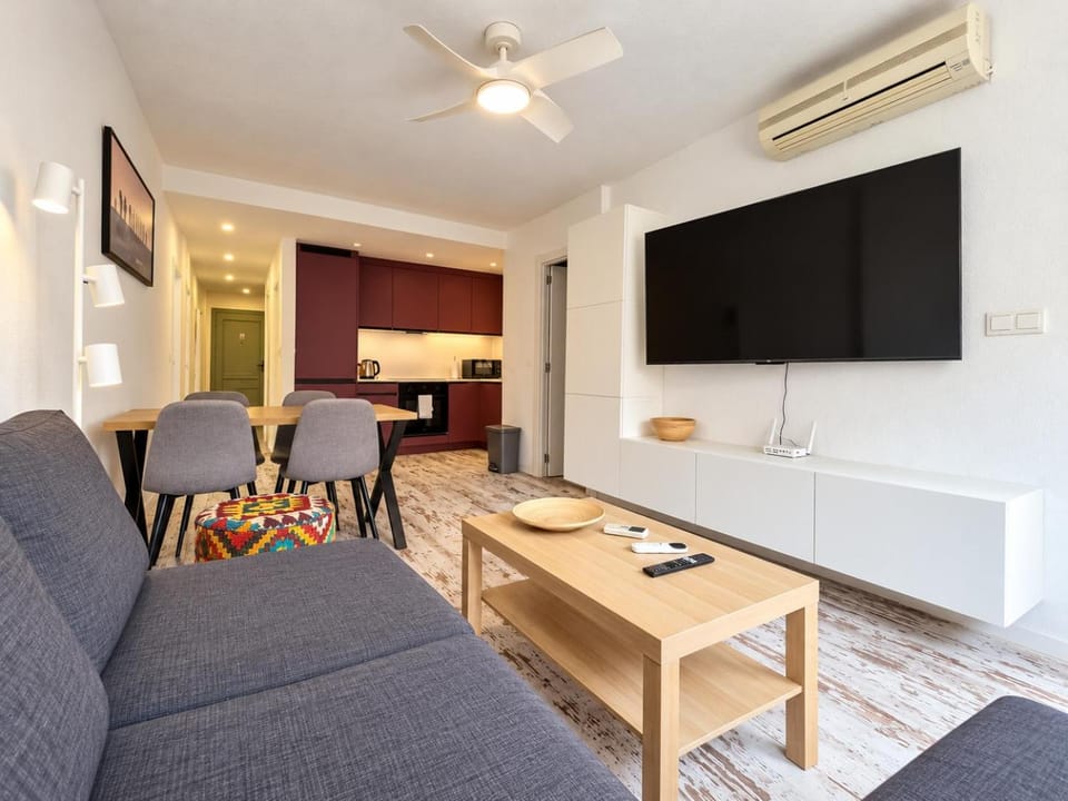 Communal lounge/ TV room, TV and multimedia, Living room