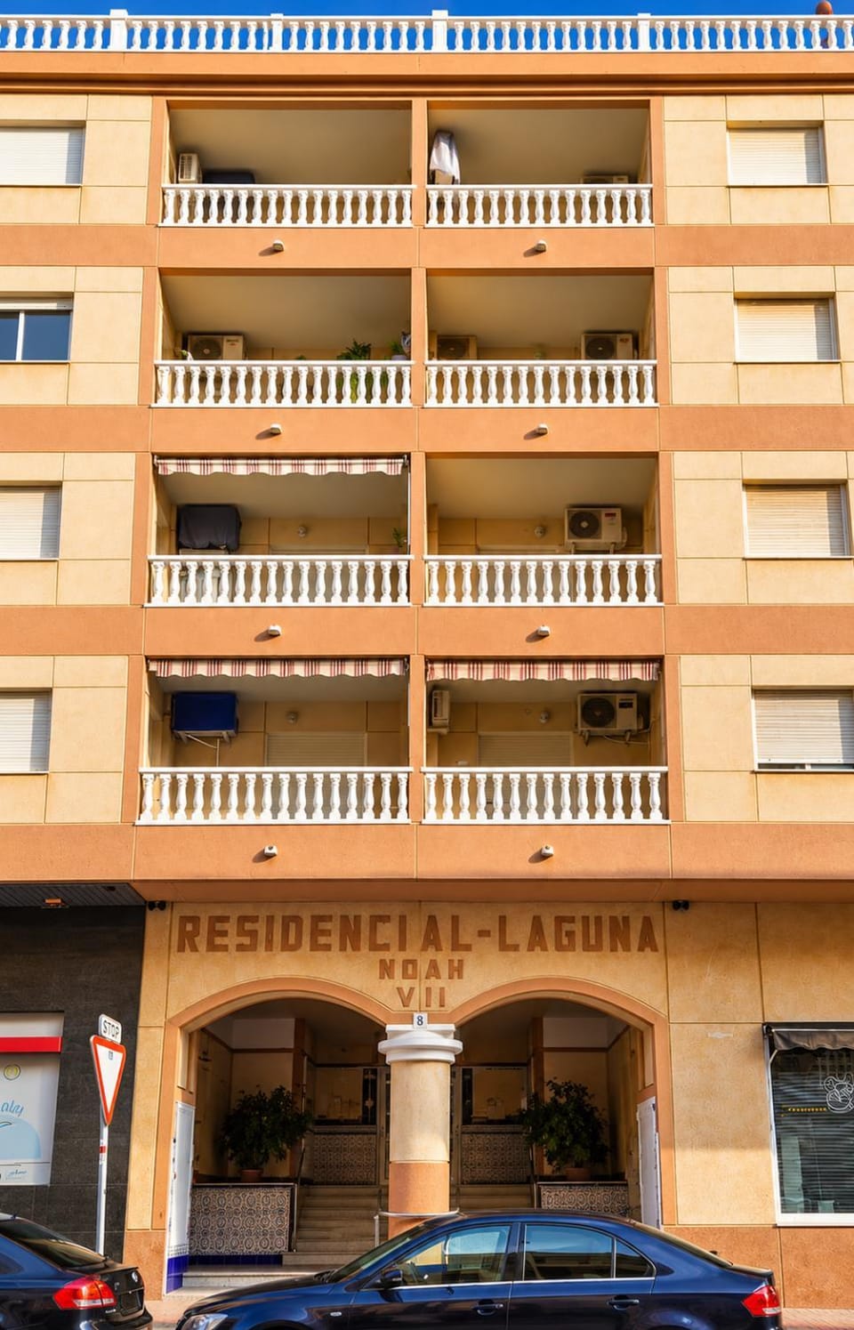 Property building, Facade/entrance