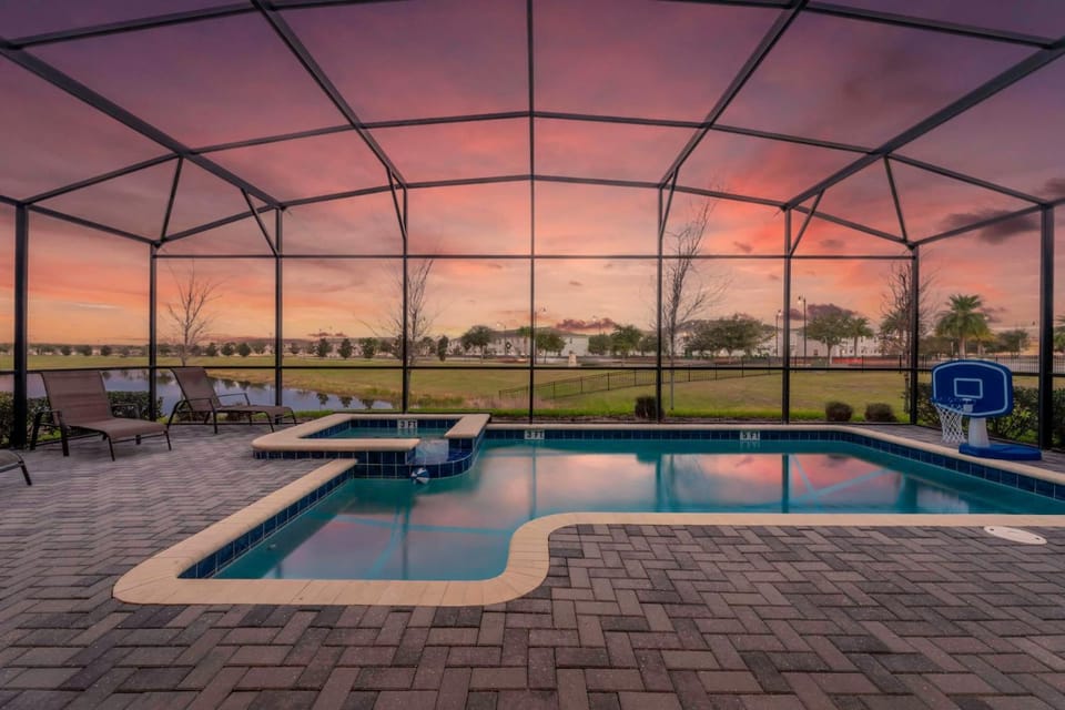Swimming pool, Swimming pool