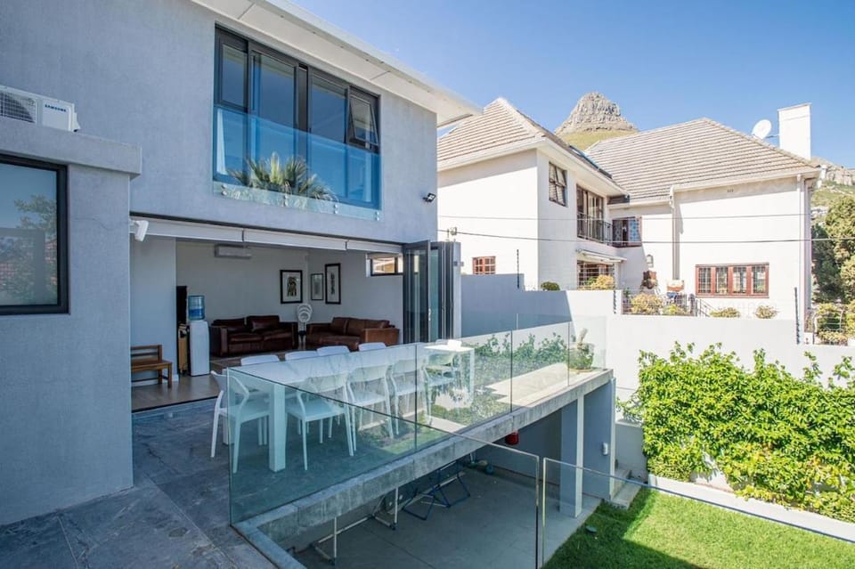 Home away from home Holiday accommodation House in Sea Point