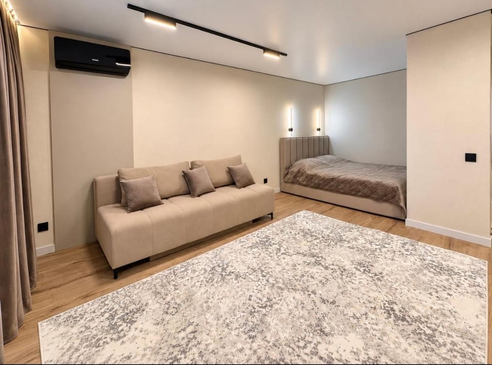 Апартаменти в центрі Вінниці на Космонавтів світло є завжди Apartment in Ukraine