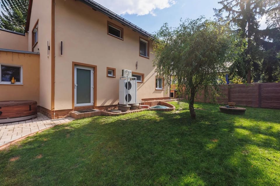 Property building, Garden, Garden view