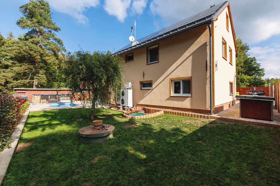 Property building, Garden, Garden view, Pool view