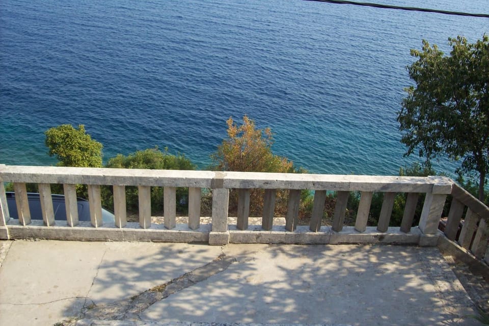 Location, children, Family