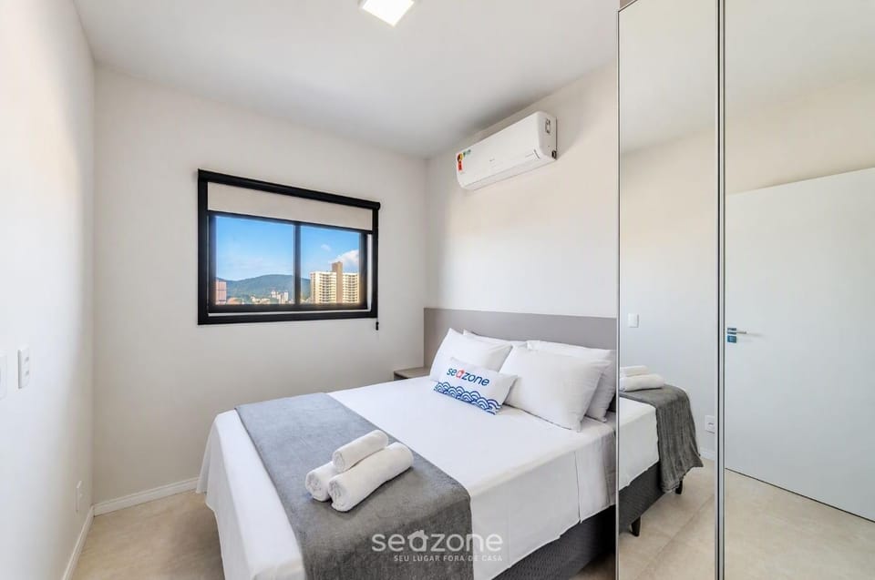 Bed, Bedroom, City view