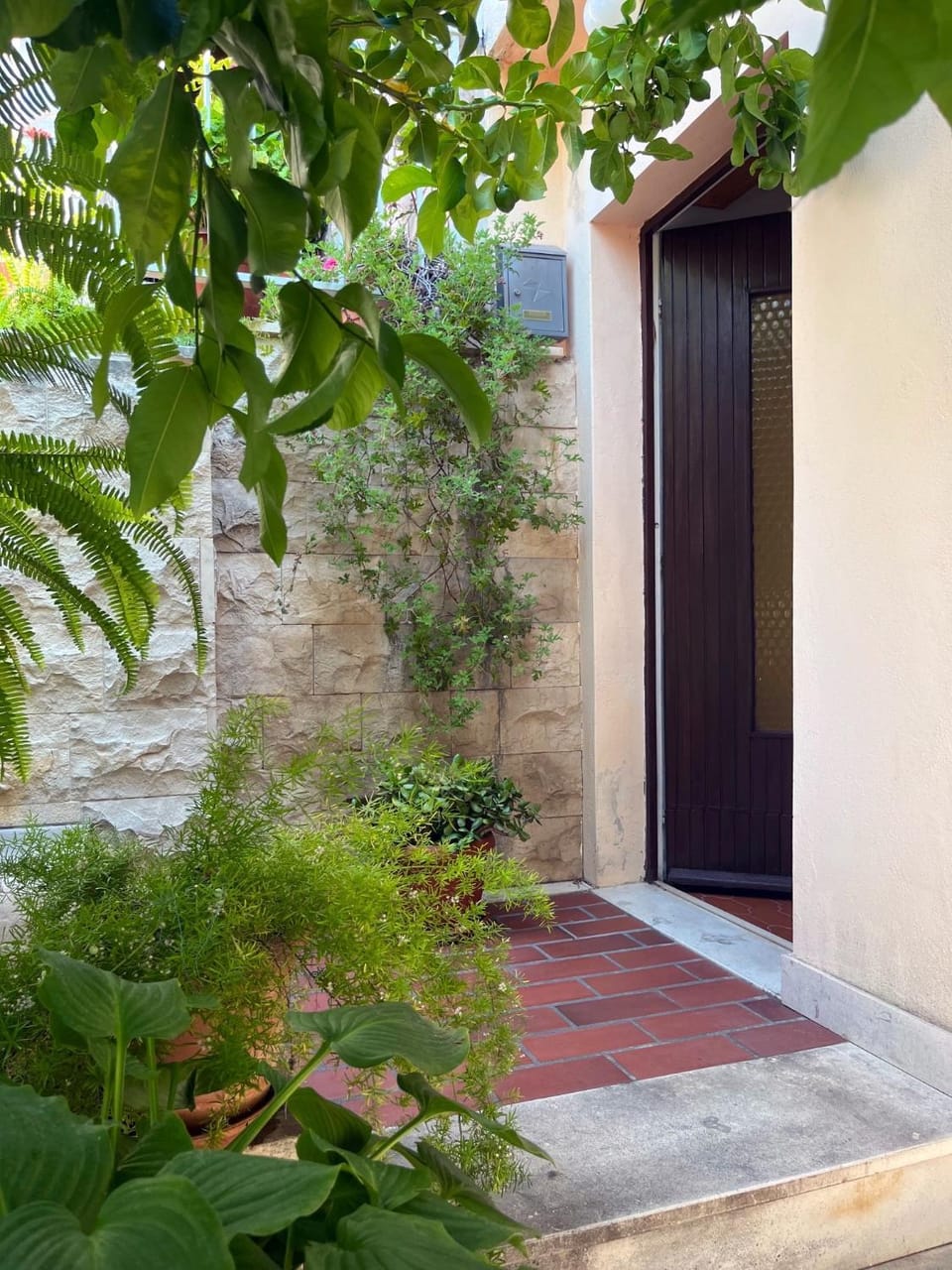 Location, children, Family