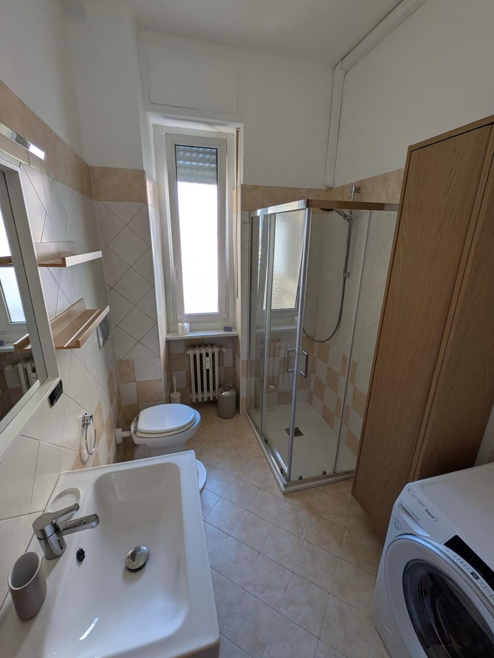 Shower, Toilet, Bathroom, bidet, towels, washing machine