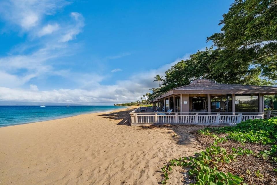 Renovated Studio wAC Pool Beach Cabana -Eldorado J110 House in Kaanapali