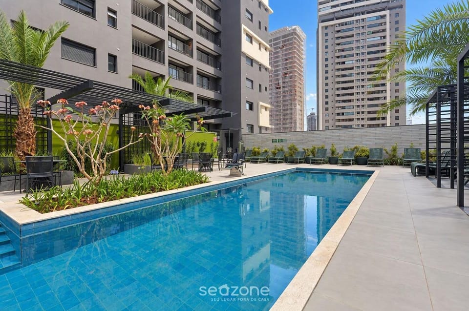 City view, Area and facilities, Swimming pool