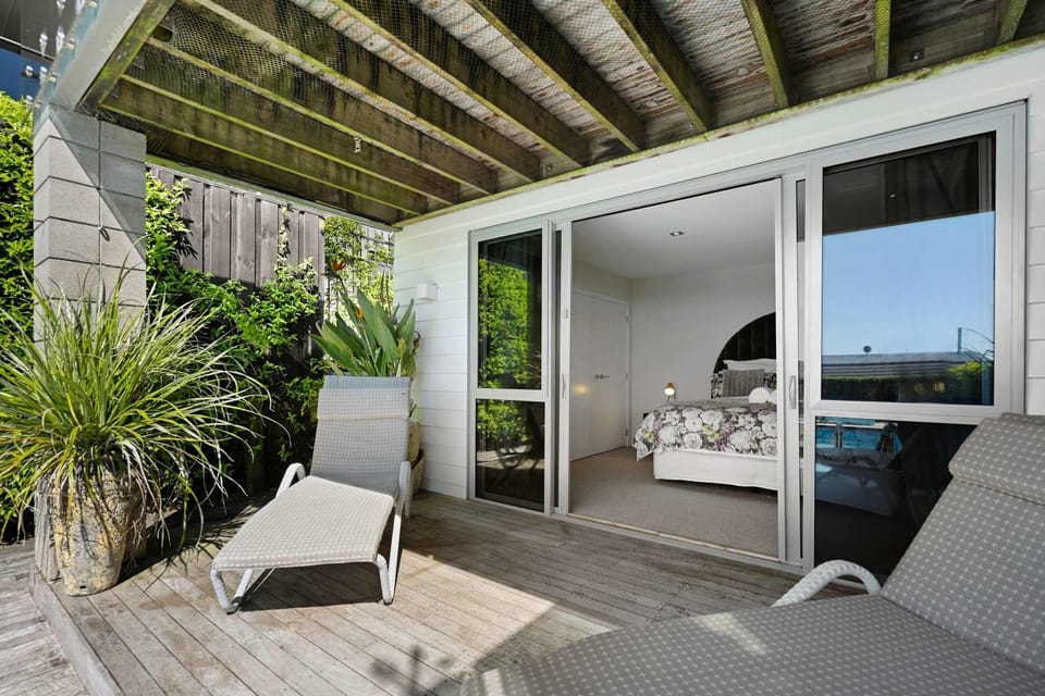 Harbour Hideout - Pool Sleeps 6 Apartment in Tauranga