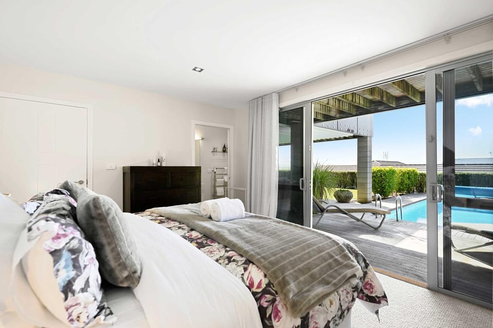 Harbour Hideout - Pool Sleeps 6 Apartment in Tauranga