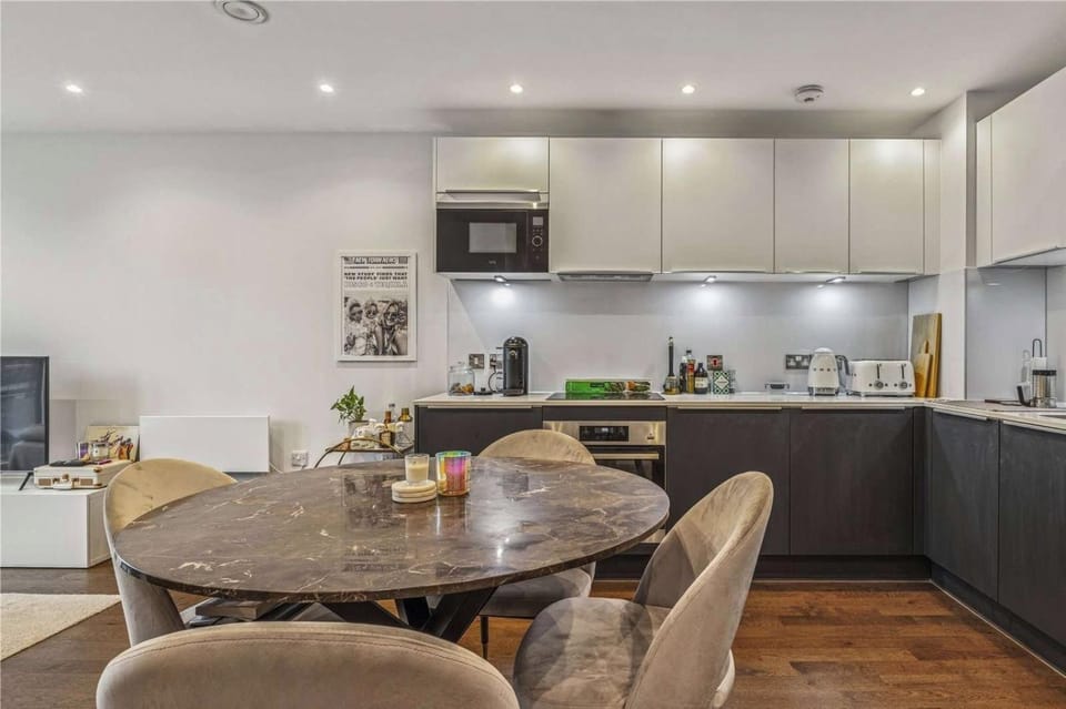 A Dream in Celadon Apartment in Salford