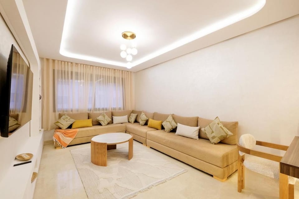 Urban Escape - Pool & Private Parking Apartment in Marrakesh