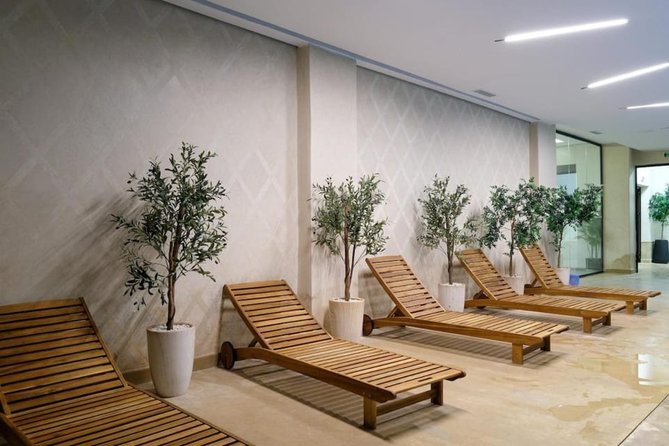 Urban Escape - Pool & Private Parking Apartment in Marrakesh