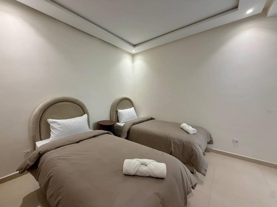 Ruby Nest - 2BR and Parking - Prime Maarif Socrate Apartment in Casablanca