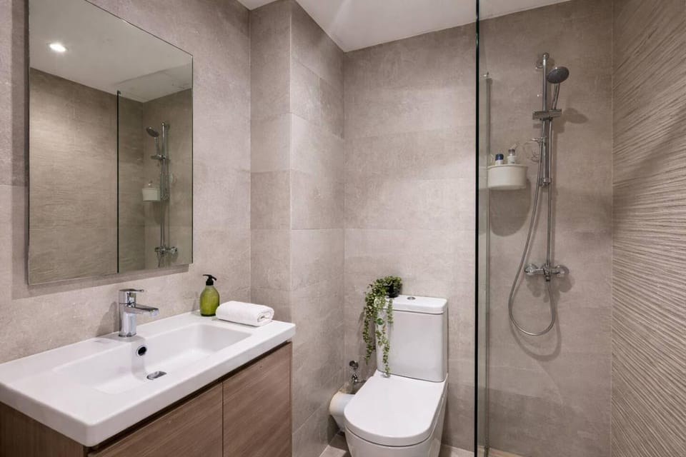 Ruby Nest - 2BR and Parking - Prime Maarif Socrate Apartment in Casablanca