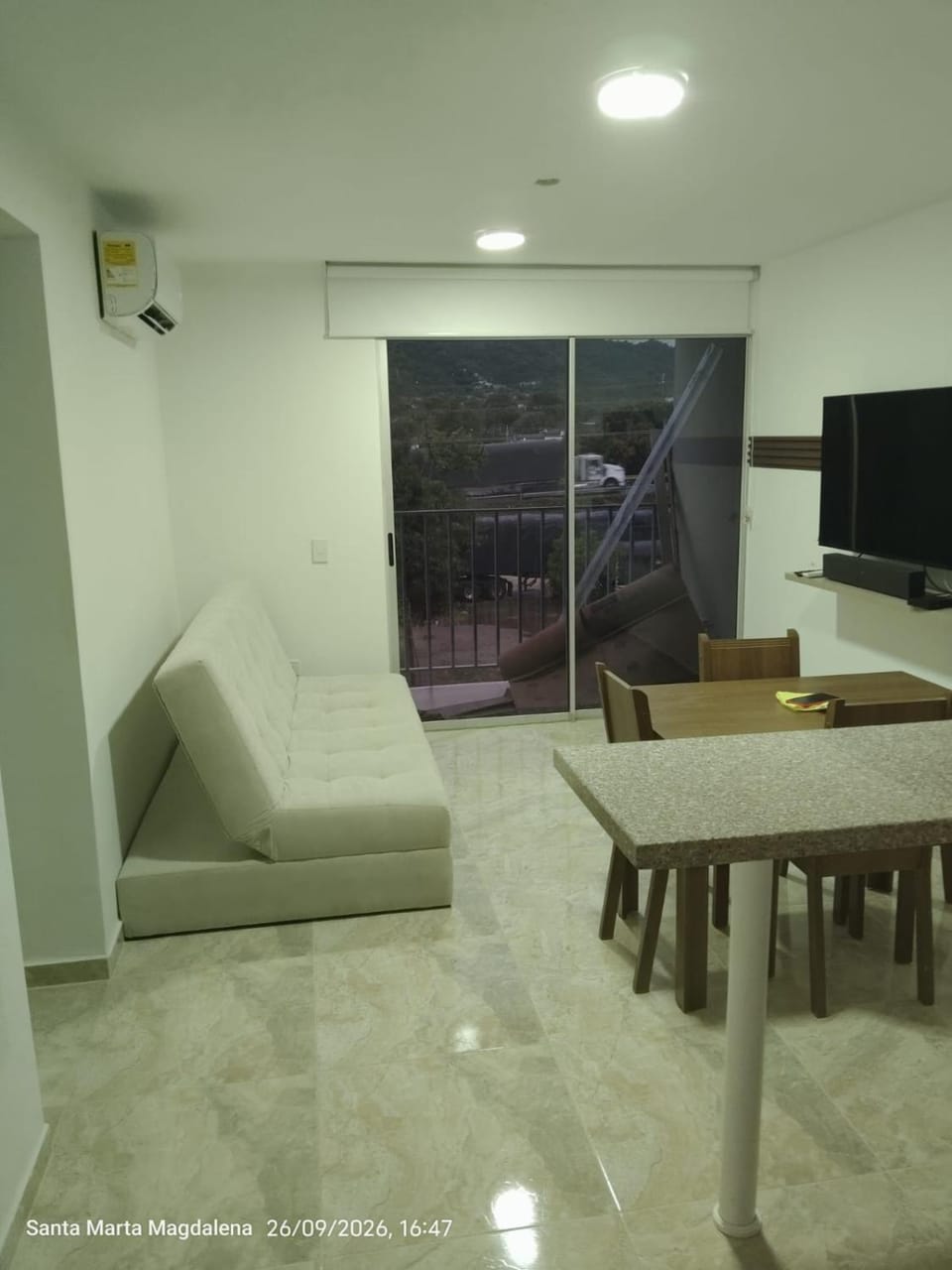 Communal lounge/ TV room, TV and multimedia, Living room, Dining area, air conditioner