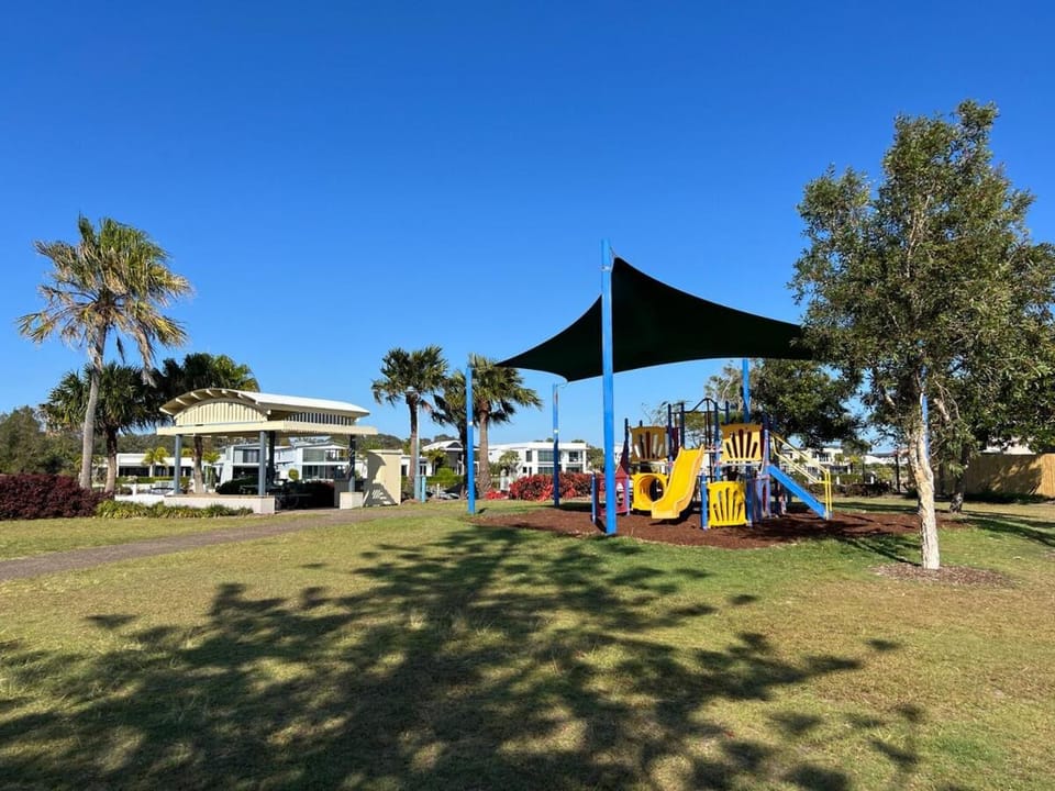 Corporate & Group Retreat on the Water Sleeps 17 Pool House in Sunshine Coast