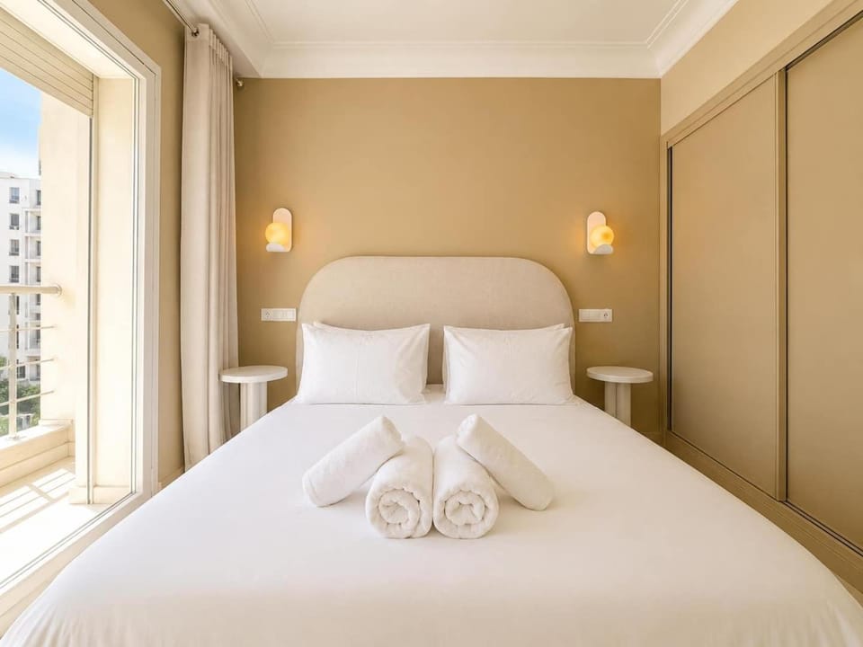 Les Arenes - Spacious 2BR facing the park Apartment in Casablanca