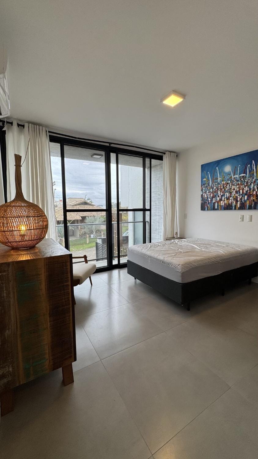 Casa com 2 suítes a 600 metros da praia central House in Garopaba