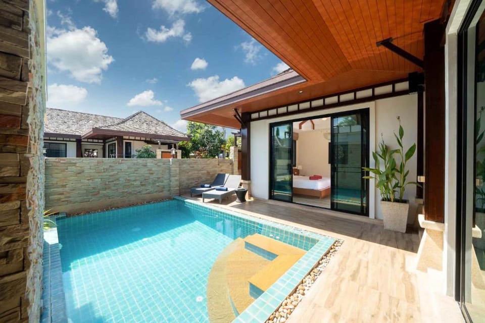 Property building, Bedroom, Pool view, sunbed