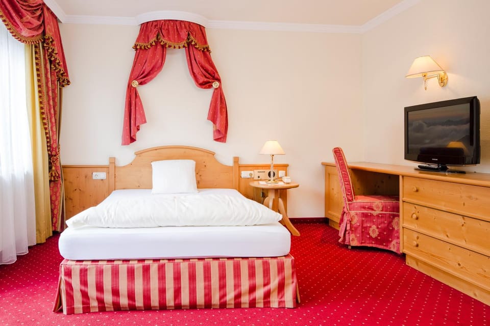 Bed, TV and multimedia