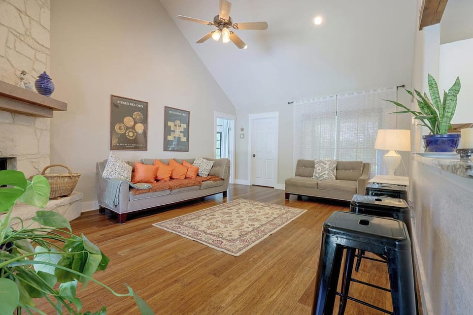 Heated Pool! Bulverde Hill Country Home House in Bulverde