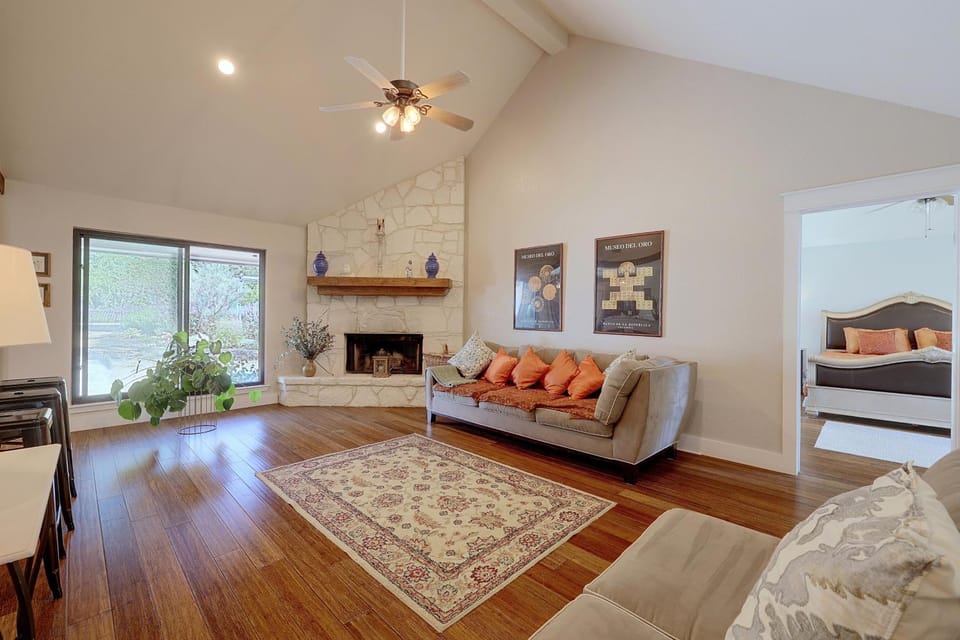 Heated Pool! Bulverde Hill Country Home House in Bulverde