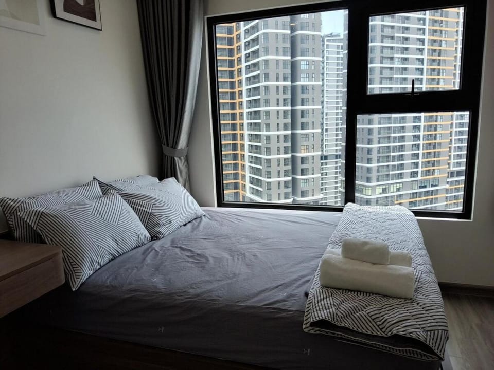 Cozy 2BR and River, Fireworks View at VinhomesGrandPark Apartment in Ho Chi Minh City