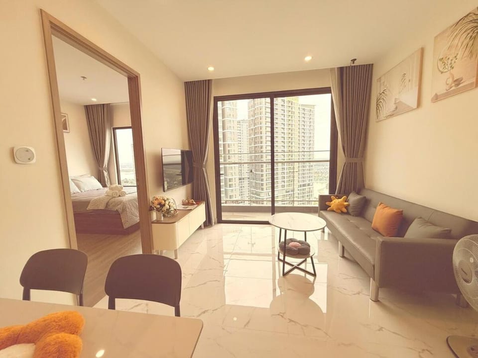 Cozy 2BR and River, Fireworks View at VinhomesGrandPark Apartment in Ho Chi Minh City