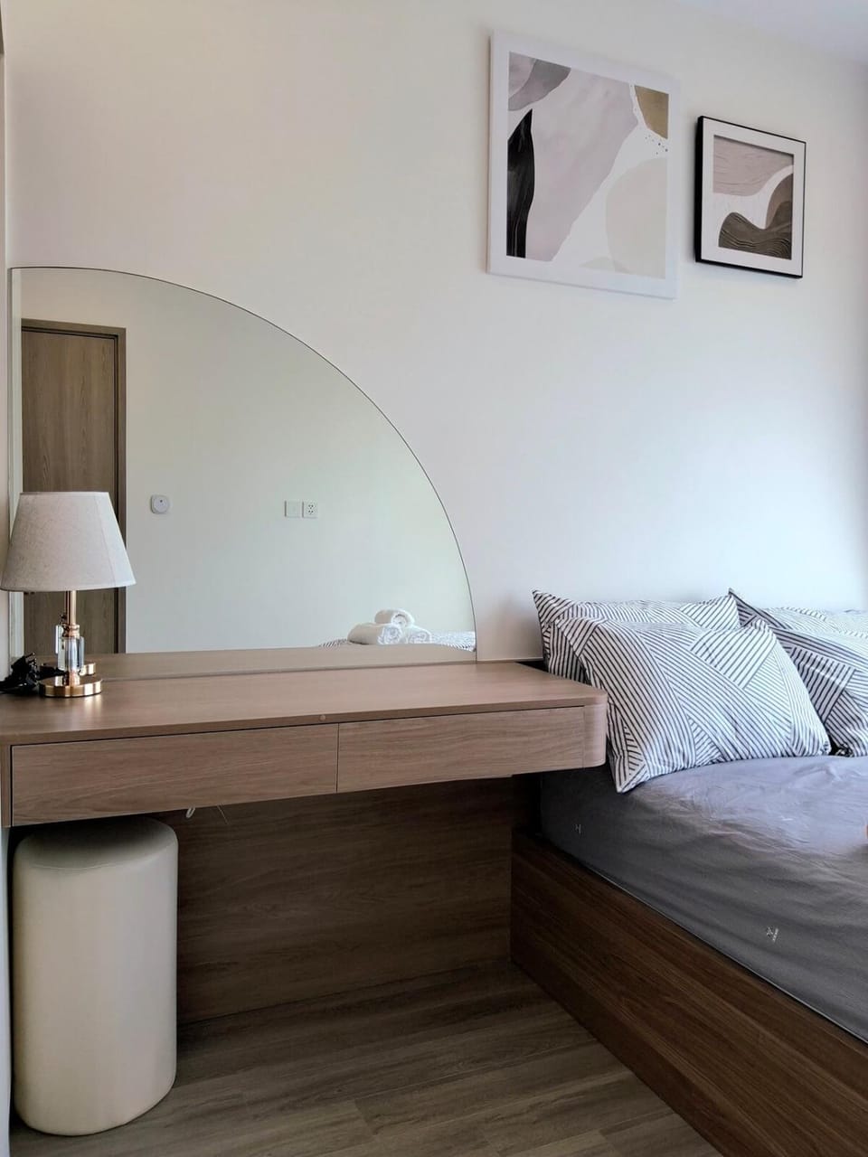 Cozy 2BR and River, Fireworks View at VinhomesGrandPark Apartment in Ho Chi Minh City