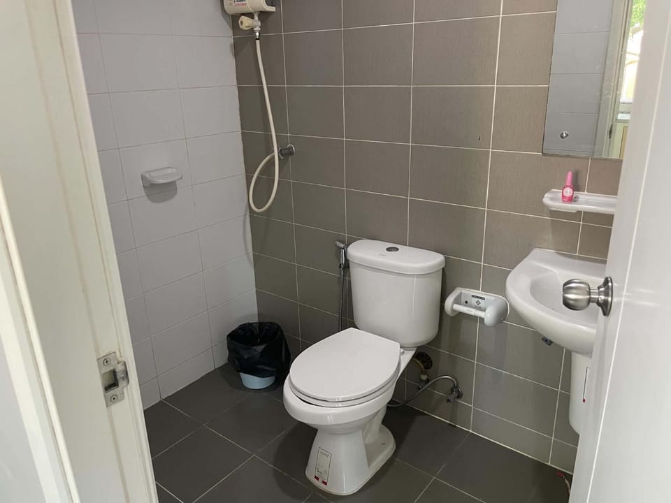 Pet Friendly Private House Phuket Home Stay House in Thep Krasatti