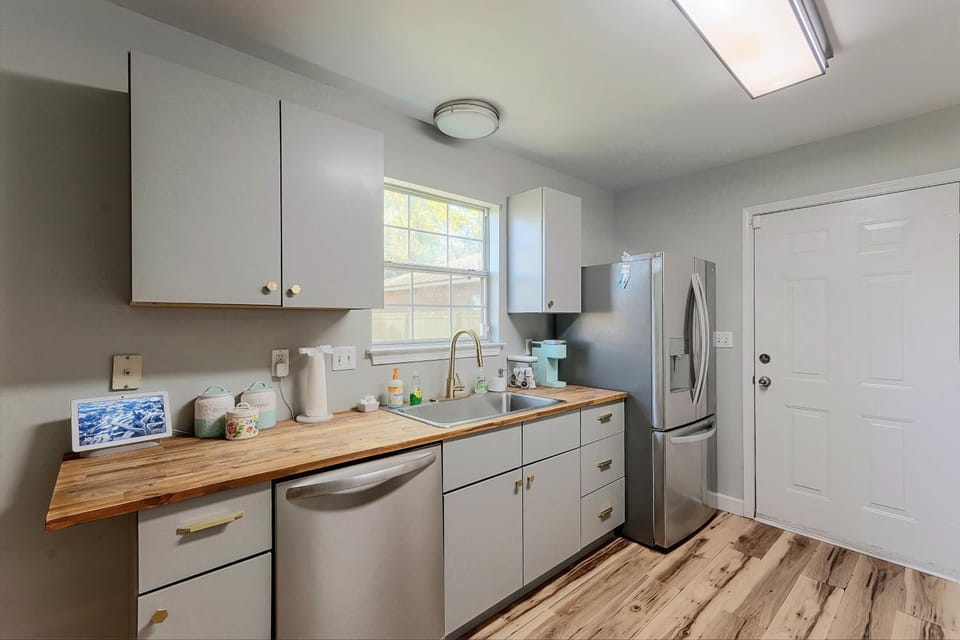 Golf, Swim & Explore! Fort Walton Beach Escape House in Wright