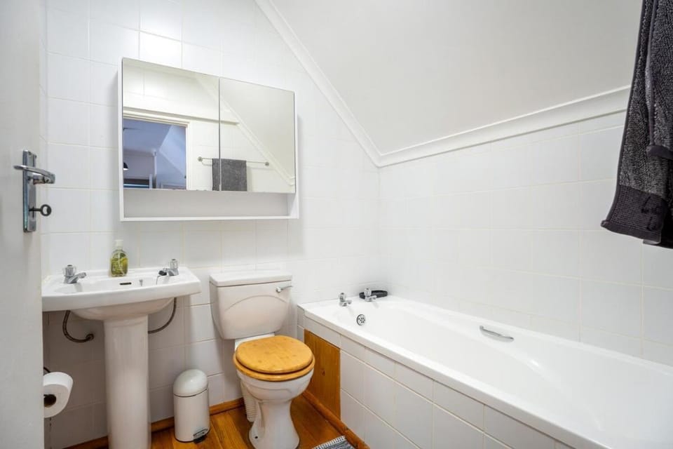 Toilet, Bathroom, Bath, towels