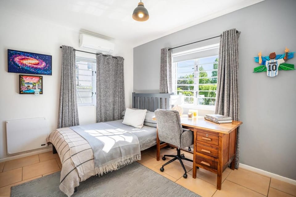 Bed, Photo of the whole room, Bedroom, air conditioner