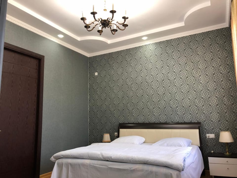 Bed, Photo of the whole room, Bedroom, City view