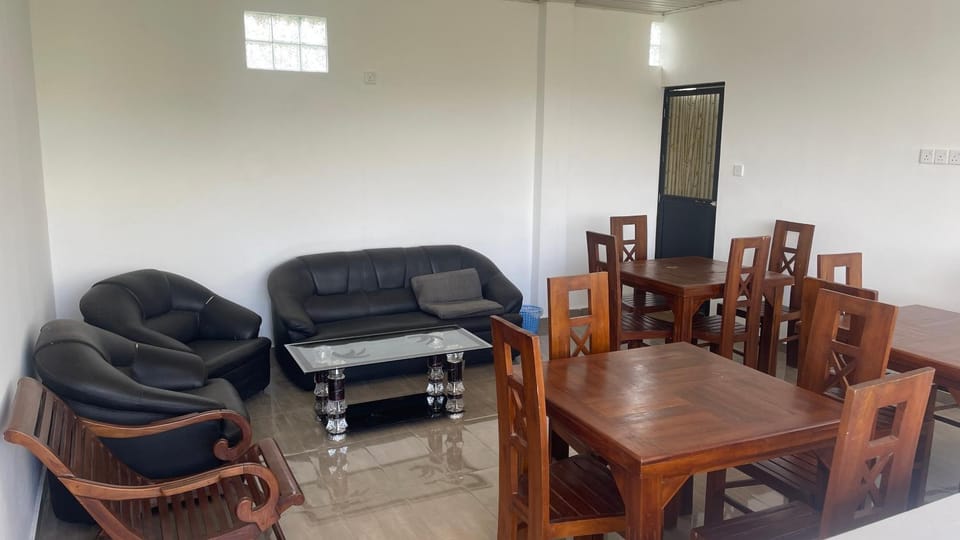 Seating area, Dining area