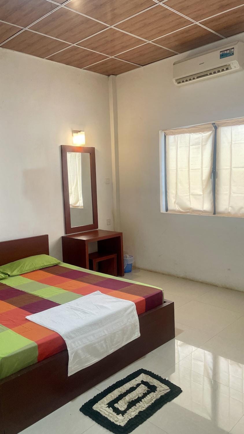 Bed, Bedroom, air conditioner