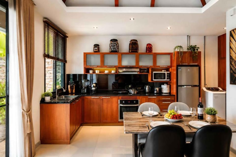 Dining area, microwave, oven, stove, toaster, kitchen
