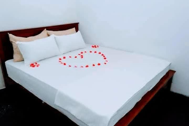 Peradeniya Hotel Rooms View Point Hotel in Gangawatakorale