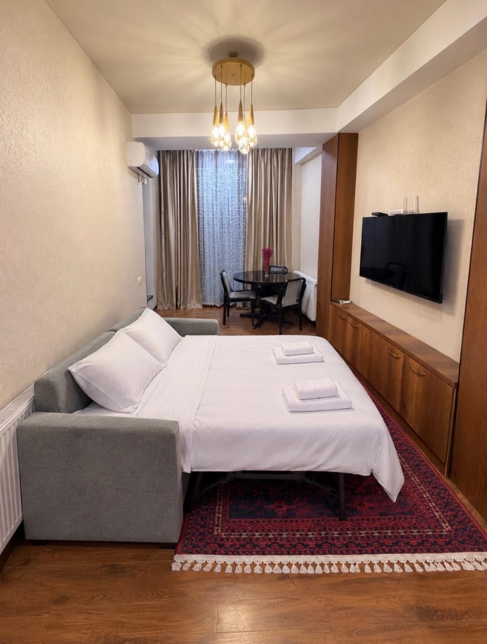 Bed, Living room, air conditioner