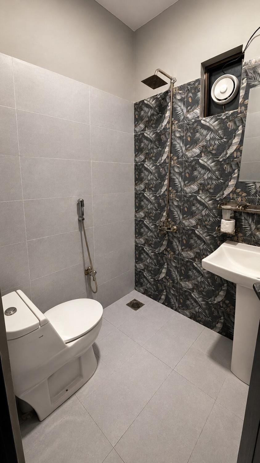 Grand Luxury 2BHK with Self Checkin Margalla Hill View Near D12 Apartment in Islamabad Capital Territory
