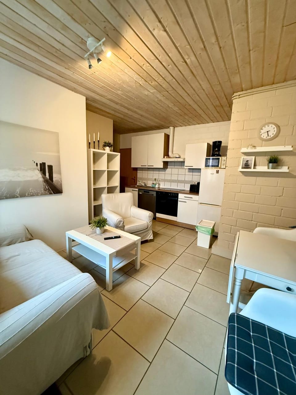 Kitchen or kitchenette, Living room