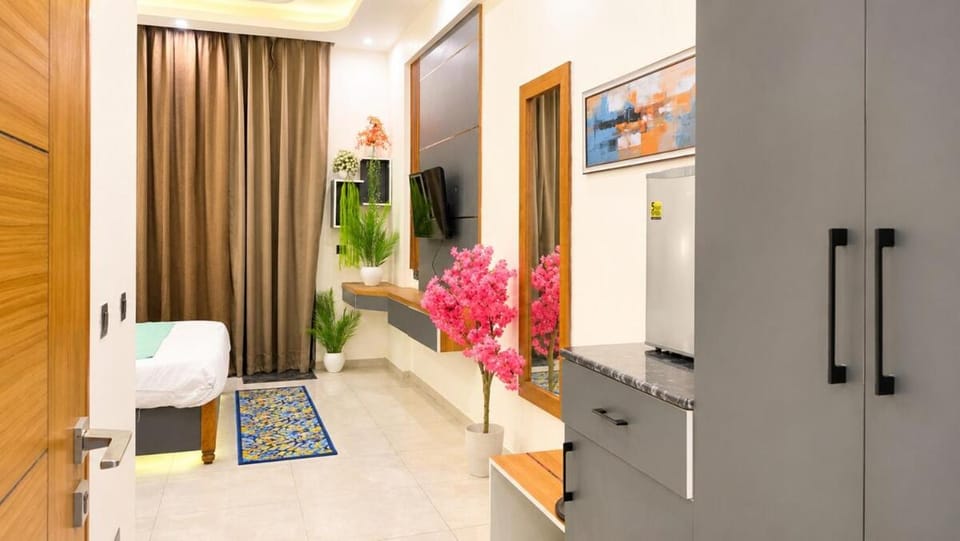 The Suites Inn Studios Apartment in Lucknow